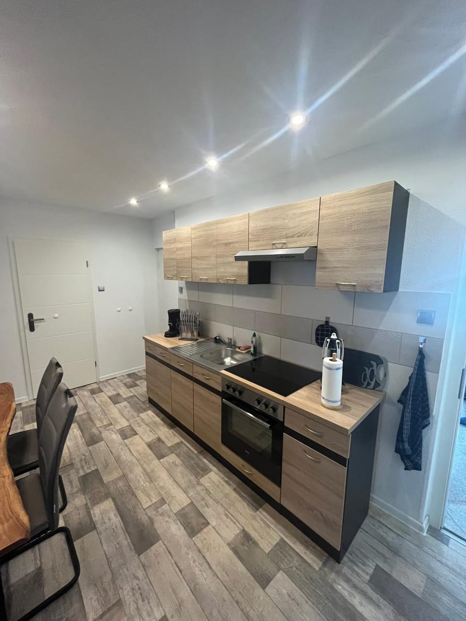 Property building, Kitchen or kitchenette, Living room