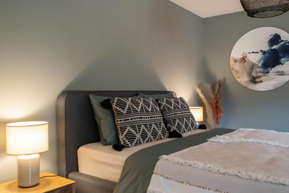 Bed, Bedroom