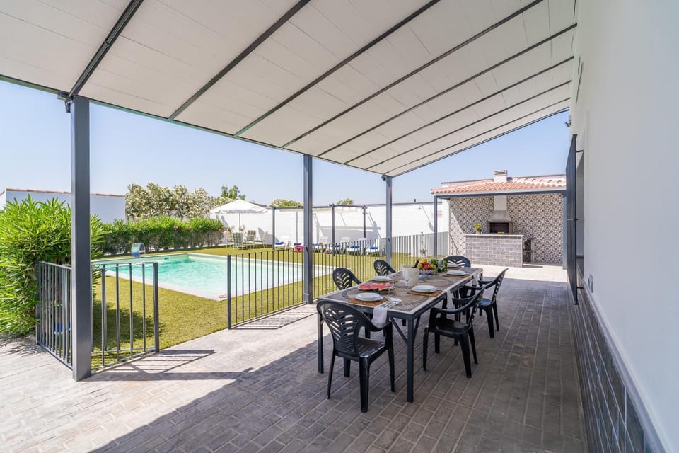 BBQ facilities, Garden, Garden view, Pool view, Swimming pool