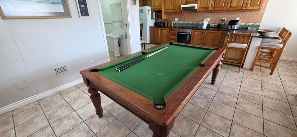 Pool view, Entertainment, kitchen