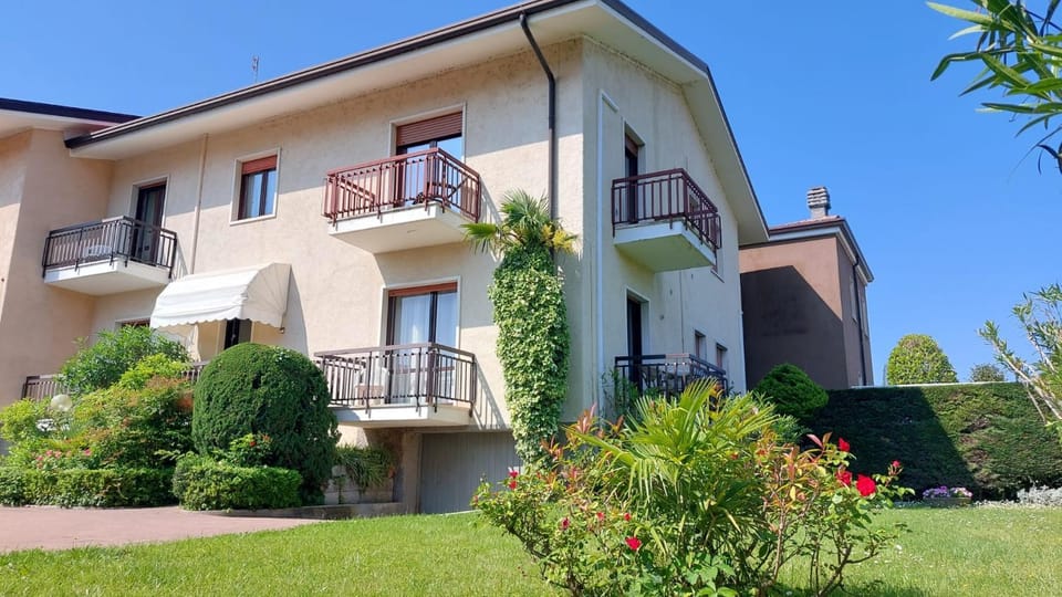 Primula Holiday Apartment - a 50 m dal lago Apartment in Lazise