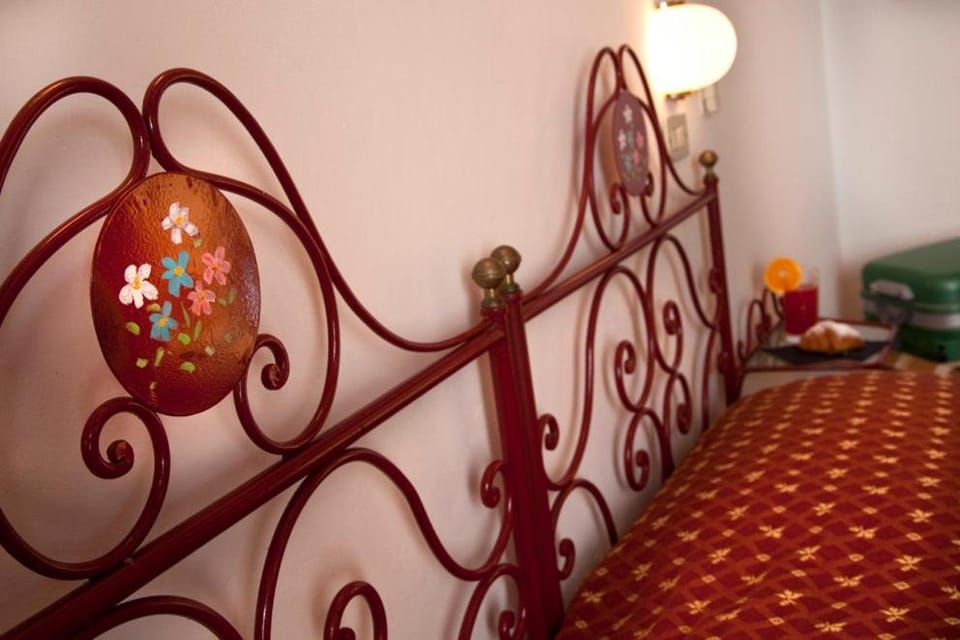 Photo of the whole room, Decorative detail, Bedroom, bunk bed