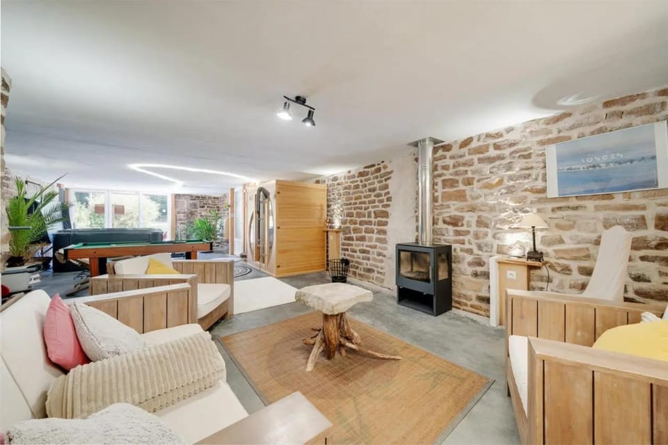 Property building, Living room