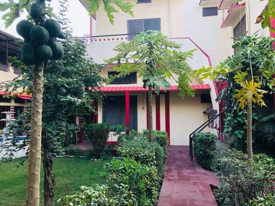Singh Guest House Bed and Breakfast in Varanasi