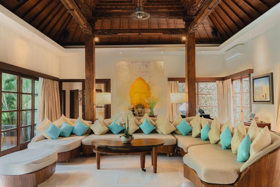 Living room, Seating area