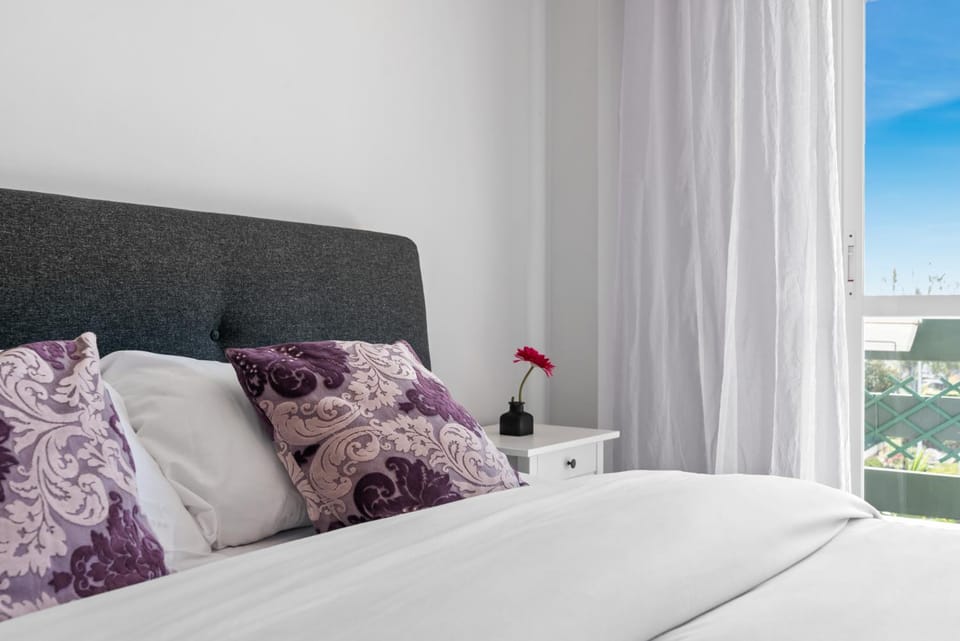 Lovely 2-Bed 10 mins walk from Puerto Banus Apartment in Marbella