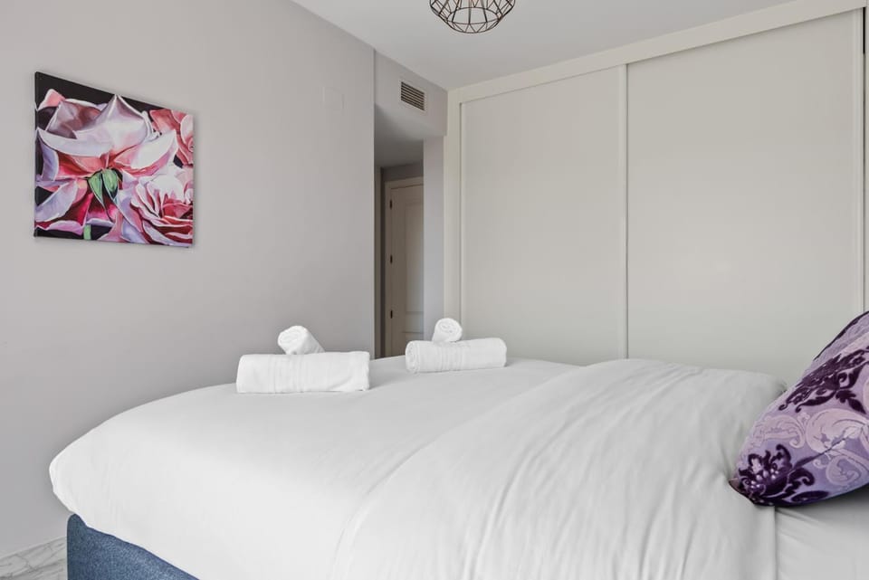 Lovely 2-Bed 10 mins walk from Puerto Banus Apartment in Marbella
