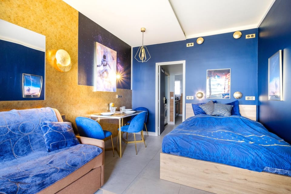 Property building, Living room, Bedroom