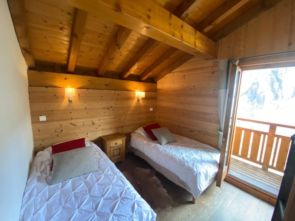 Grand Chalet Éden 12 personnes st martin de Belleville 3 vallées Chalet in St Martin Belleville