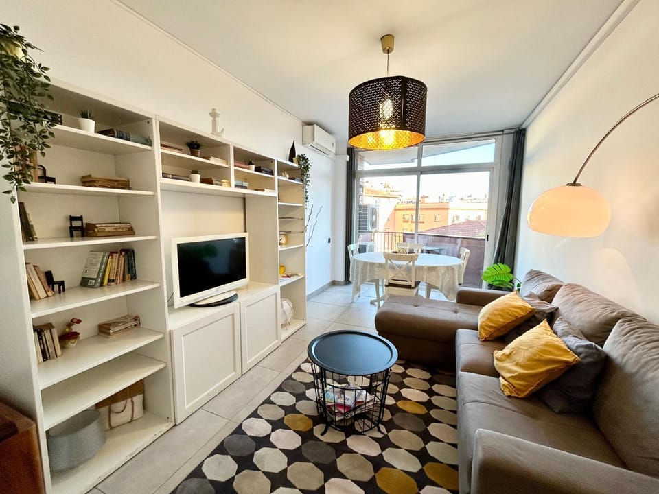 TV and multimedia, Living room, Evening entertainment