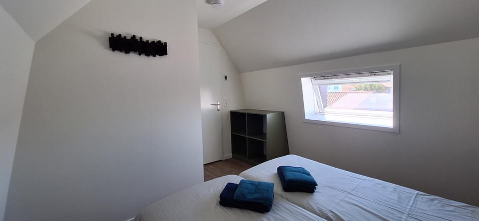 Bed, Photo of the whole room, Bedroom, towels, wardrobe