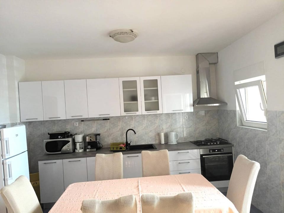 Charming Apartment Arta Apartment in Okrug Gornji
