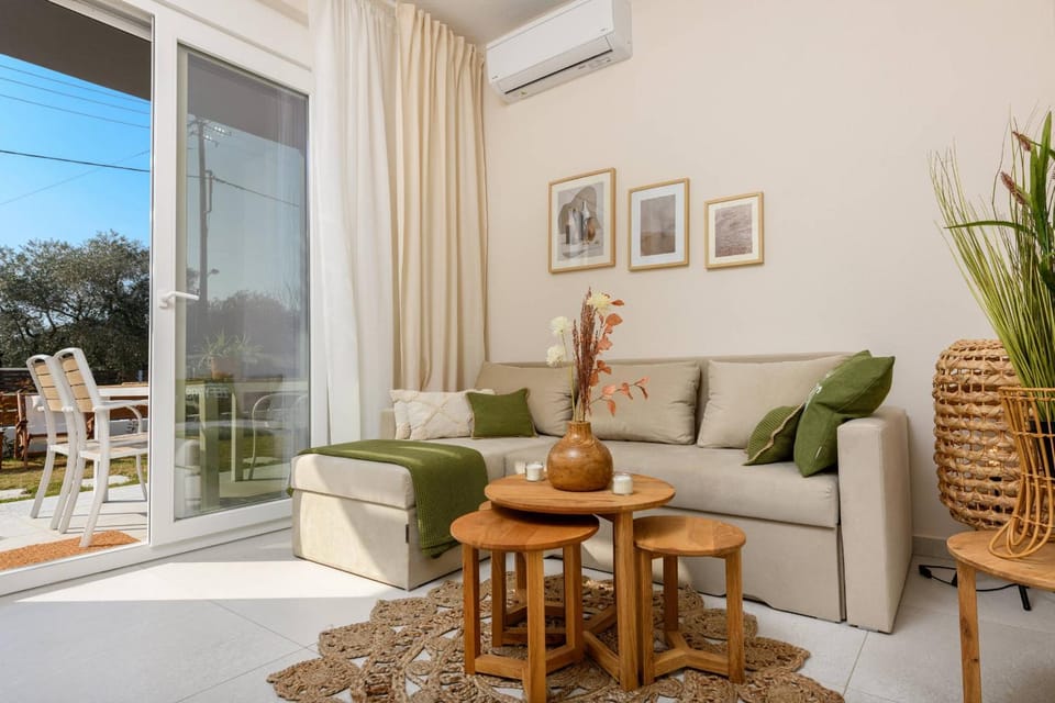 Balcony/Terrace, Living room