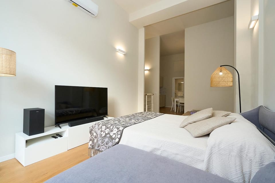Bed, TV and multimedia, Evening entertainment, air conditioner