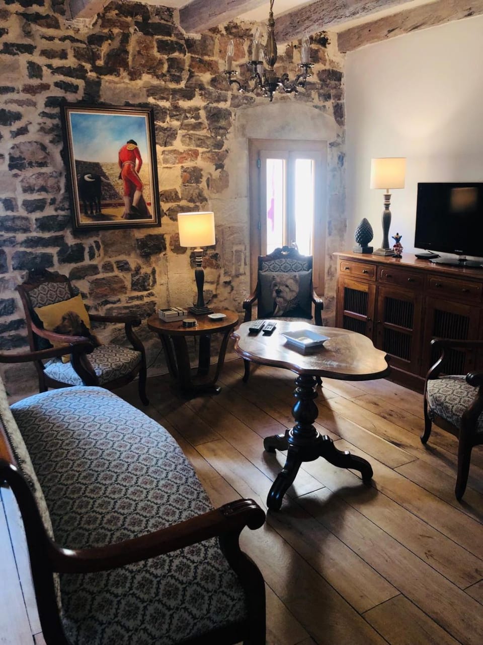 Communal lounge/ TV room