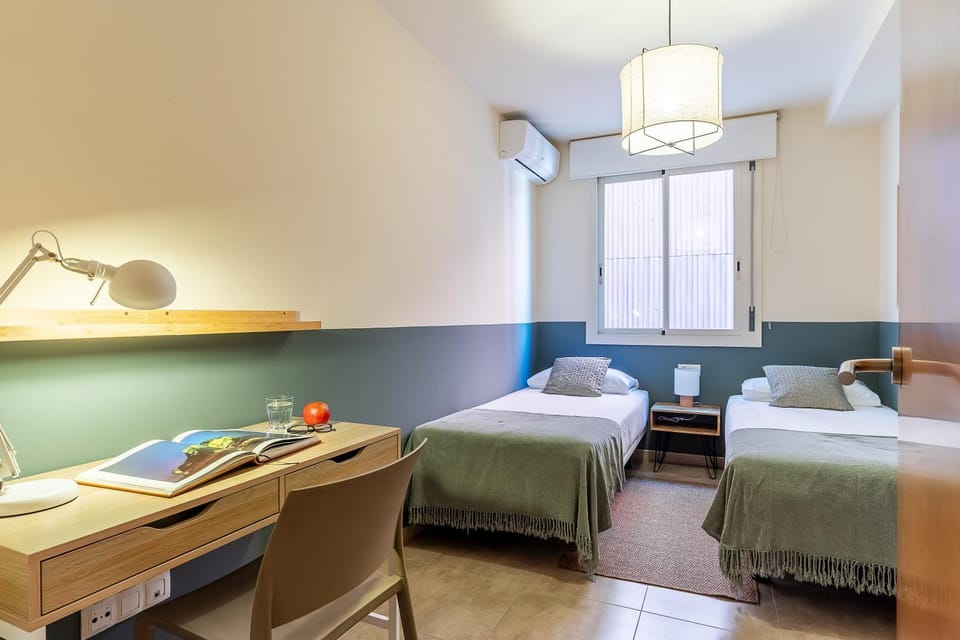 Bed, Photo of the whole room, Bedroom, hair dresser