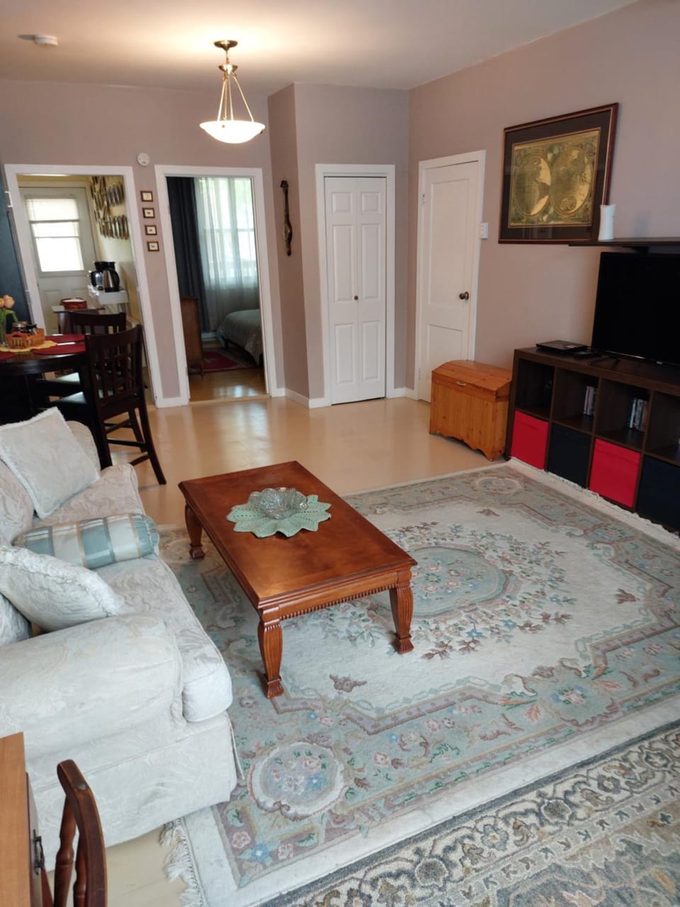 Appartement Cartier2 Free parking Backyard Apartment in Longueuil