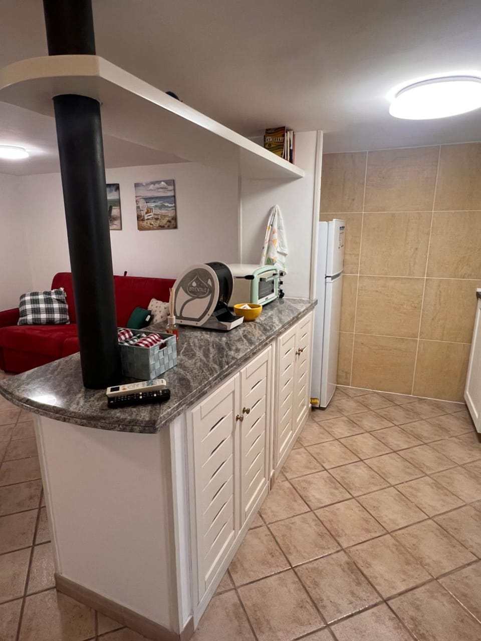 Kitchen or kitchenette, oven