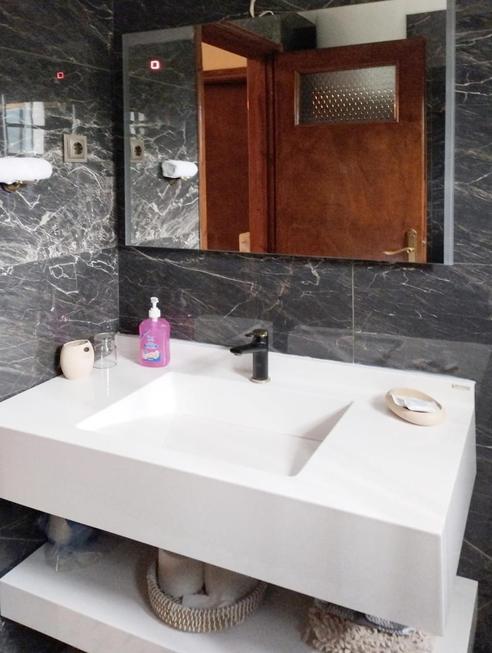 Bathroom, towels
