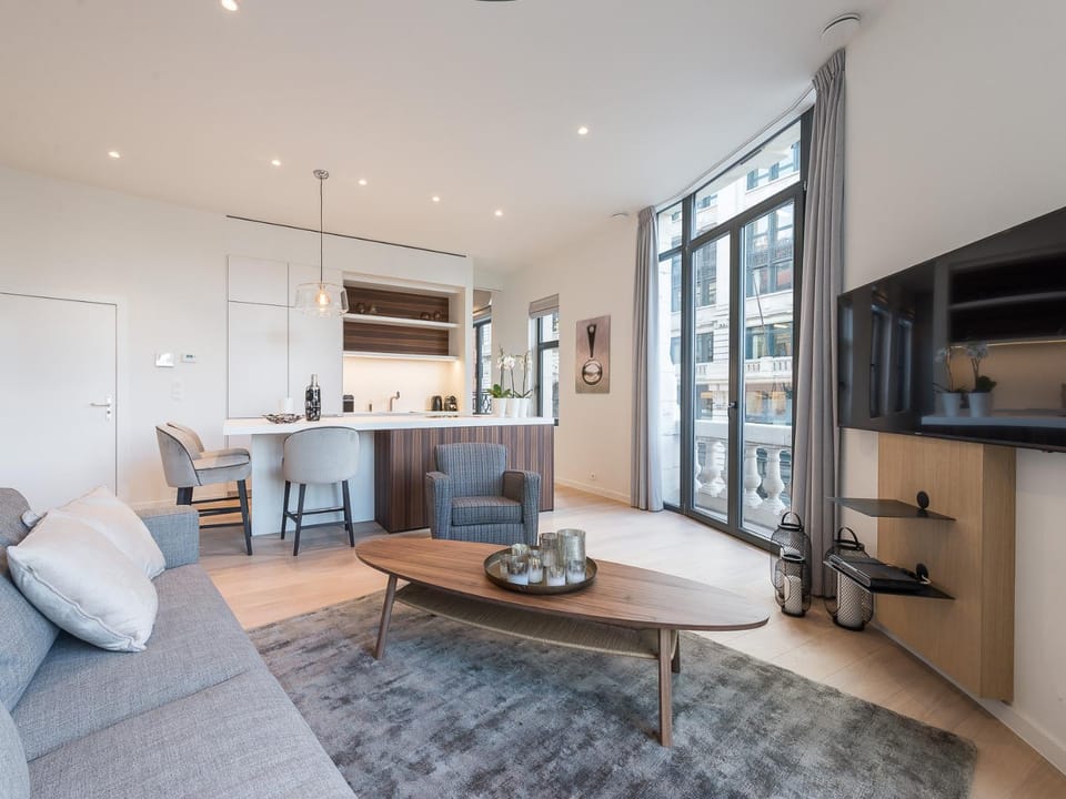 Kitchen or kitchenette, Living room, Seating area