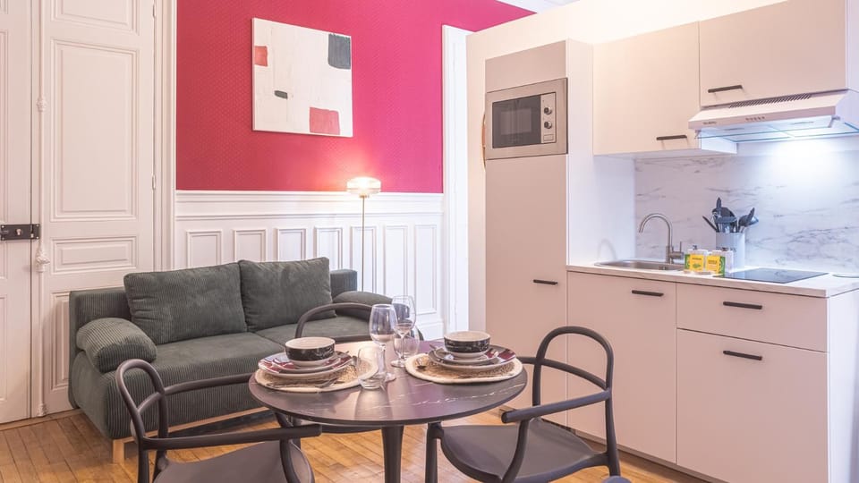 Kitchen or kitchenette, Living room, Dining area