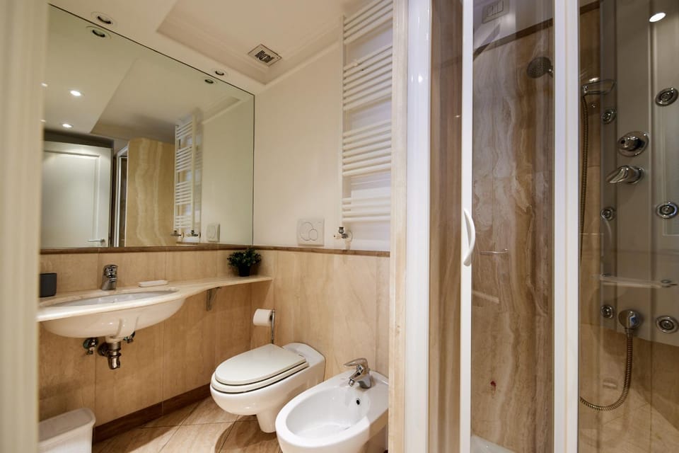 Shower, Toilet, bidet
