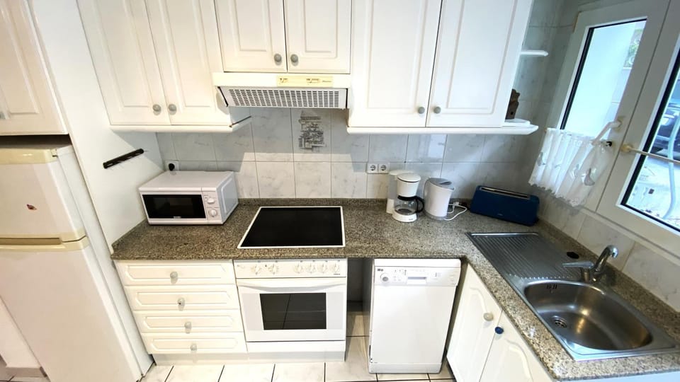 dishwasher, minibar, pet friendly, stove