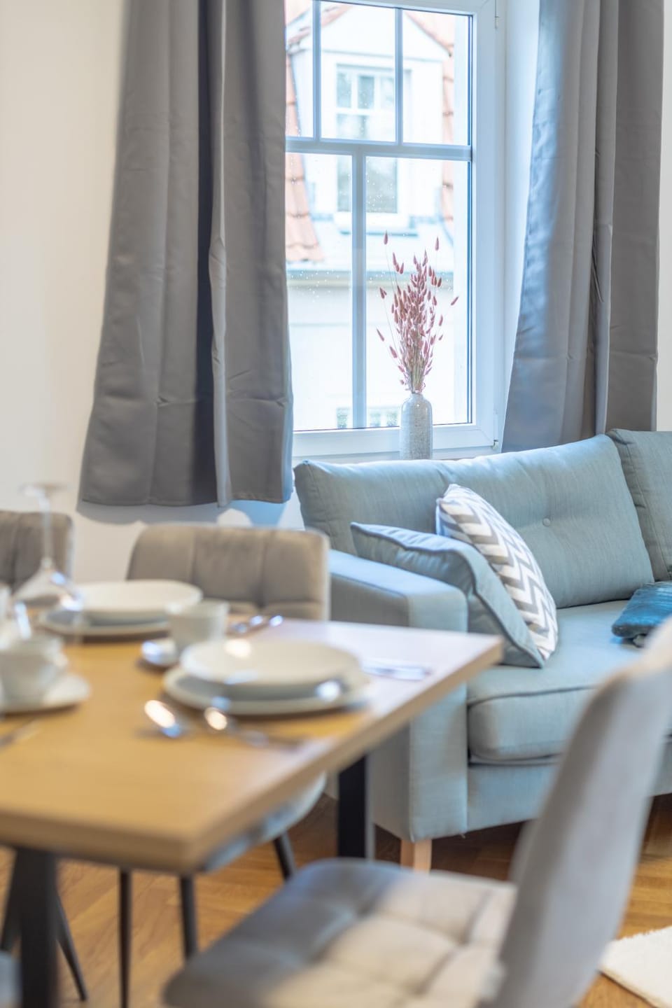 Living room, Seating area, Dining area