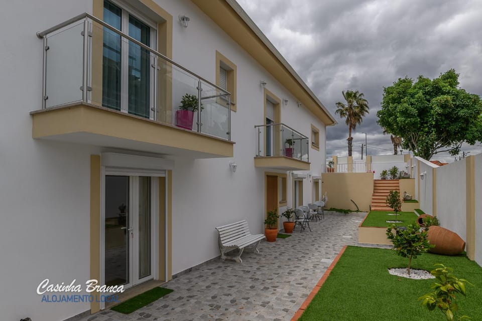 Property building, Garden, View (from property/room), Balcony/Terrace, Garden view