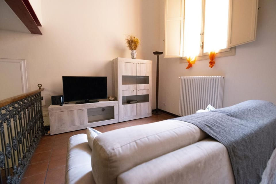 Communal lounge/ TV room, TV and multimedia, Living room, Seating area, Evening entertainment