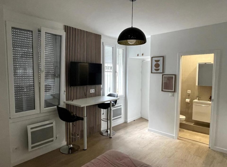 TV and multimedia, Kitchen or kitchenette, hair dresser, minibar, wardrobe