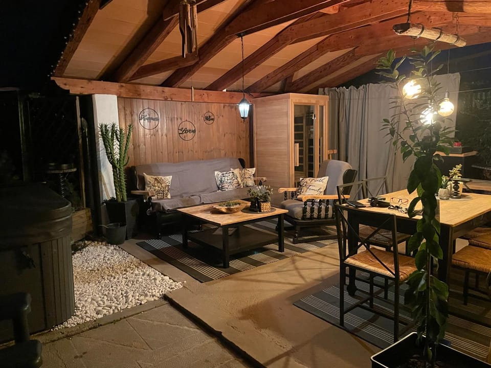 Patio, Balcony/Terrace
