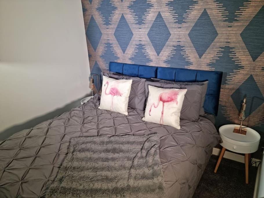 Flamingos Nest Oxford Countryside Apartment Oxford - Bicester Village - Blenheim Palace Festival - WiFi- Free Parking Apartment in Cherwell District