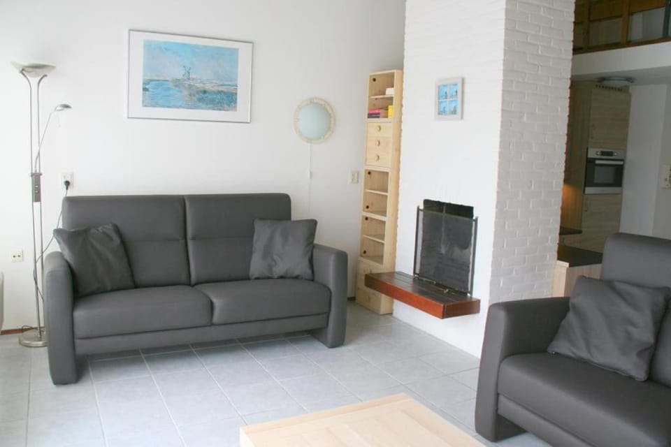 TV and multimedia, Seating area