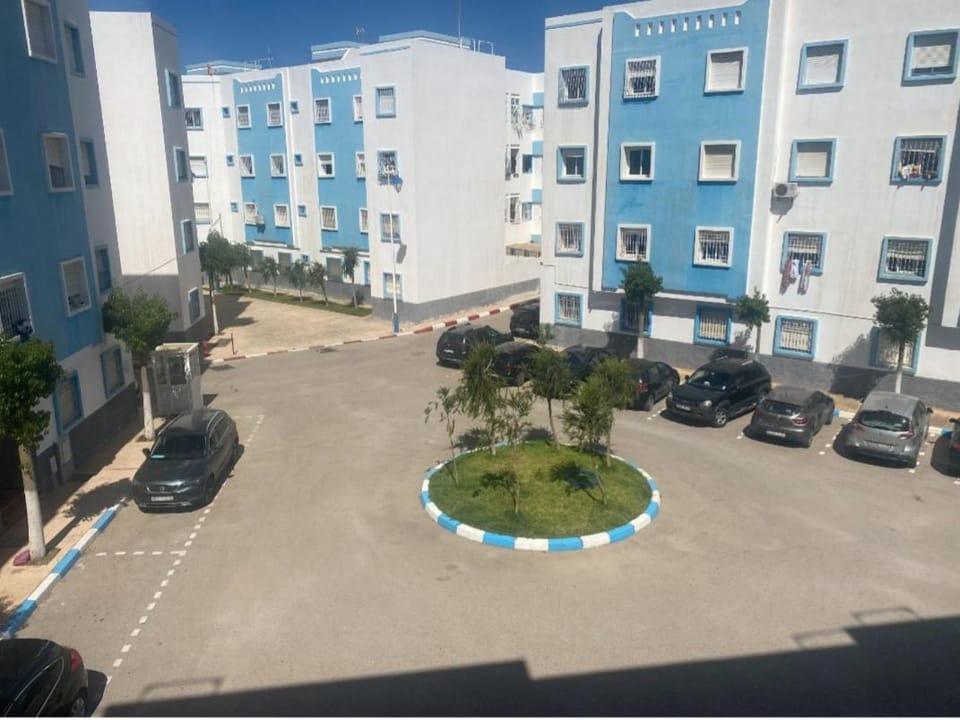 Neighbourhood, Street view