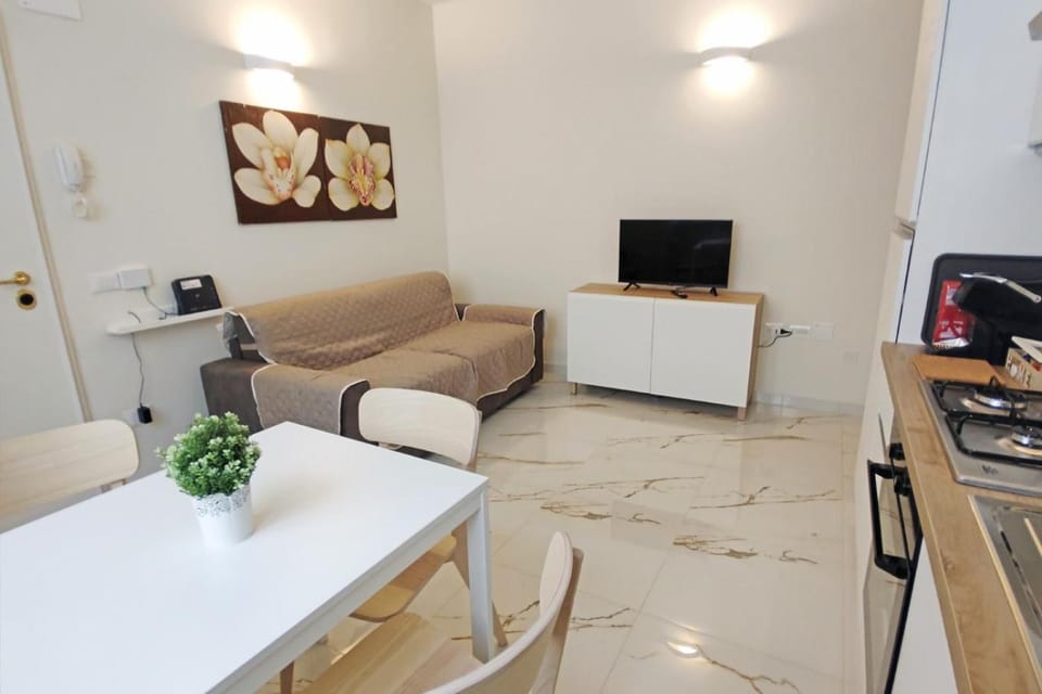 TV and multimedia, Kitchen or kitchenette, Seating area, Dining area