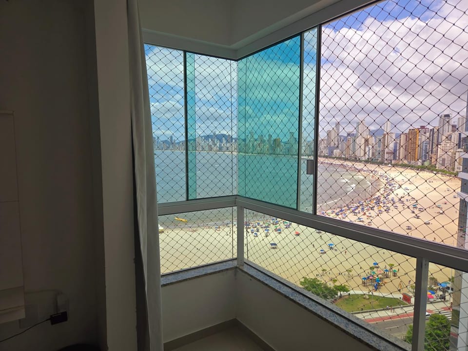 Frente Mar com Piscina, Garagem e Vista Linda Apartment in Balneário Camboriú