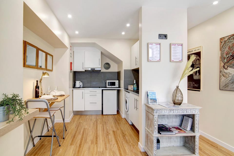 Property building, Kitchen or kitchenette, Living room