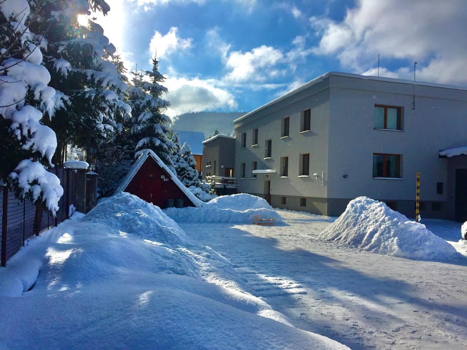 Property building, Day, Natural landscape, Winter, View (from property/room), Mountain view, Family, Inner courtyard view, Parking