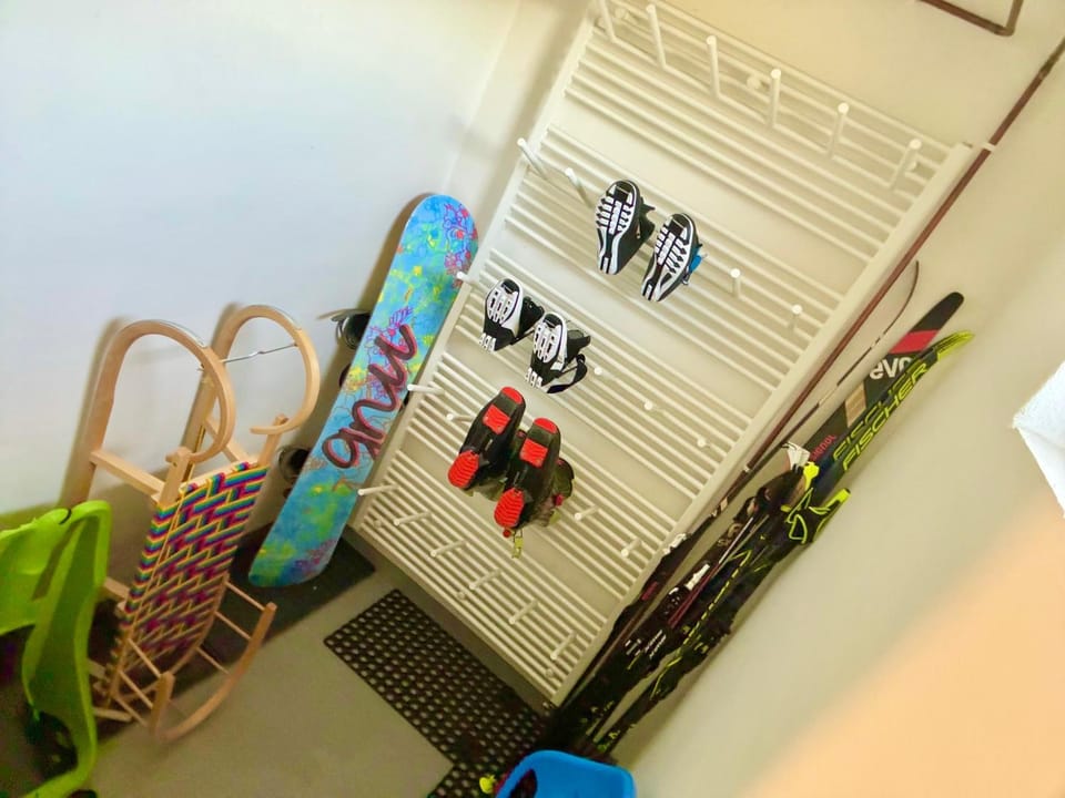 Skiing, heating
