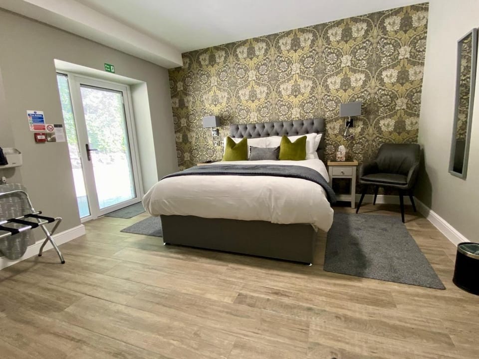 Chequers Lodge- Dalton-in- Furness- Self check in- for professionals and tourists Hotel in Barrow-in-Furness