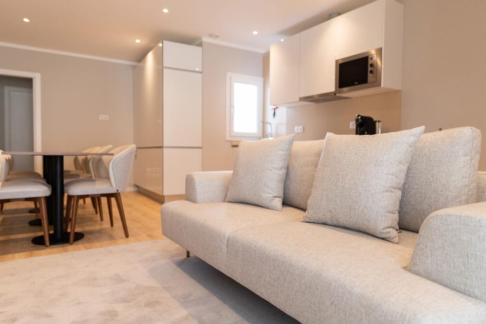 Kitchen or kitchenette, Living room, Seating area