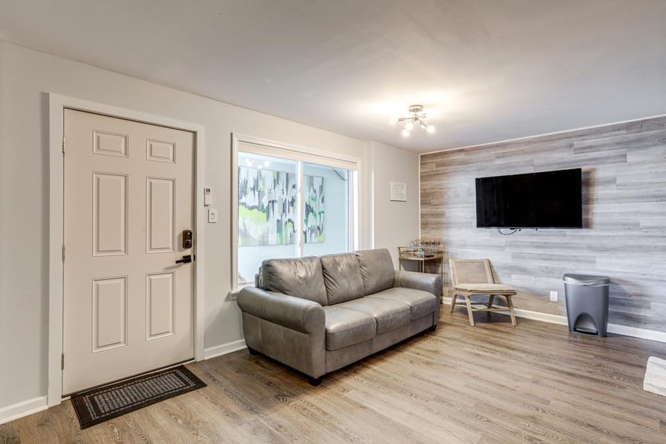 Wildwood Condo: Community Pool, Walk to Beach! House in North Wildwood