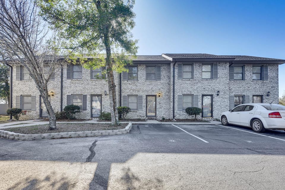 1 Mi to Beach: Cozy Grand Strand Townhome! House in North Myrtle Beach