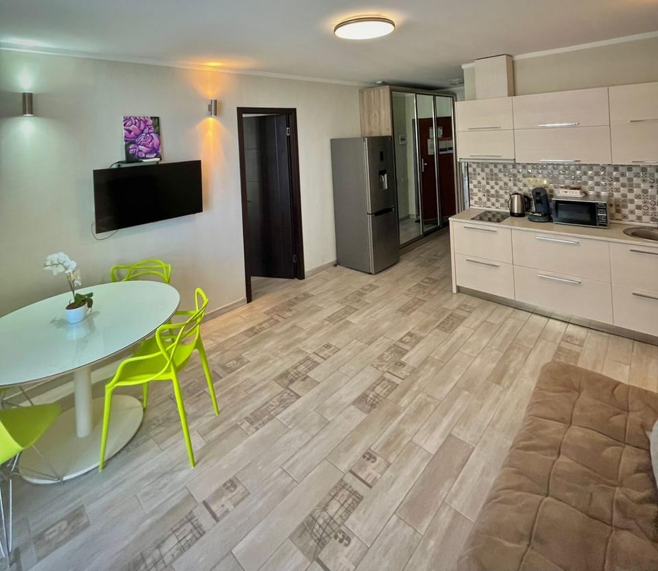 TV and multimedia, Kitchen or kitchenette, Living room, Dining area, minibar, oven, pet friendly, stove