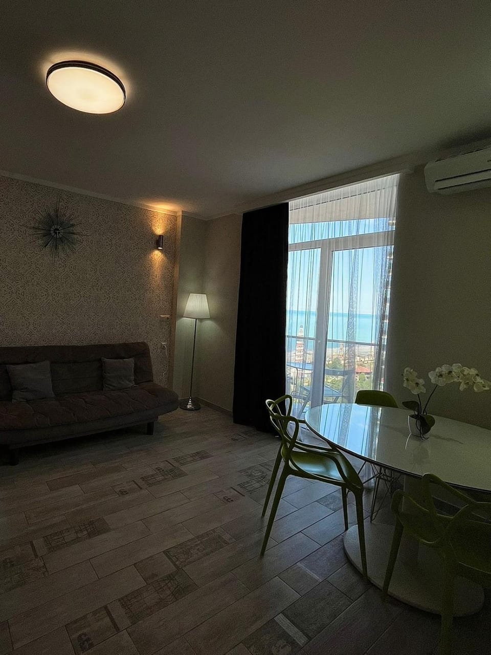 Living room, Seating area, Dining area, air conditioner