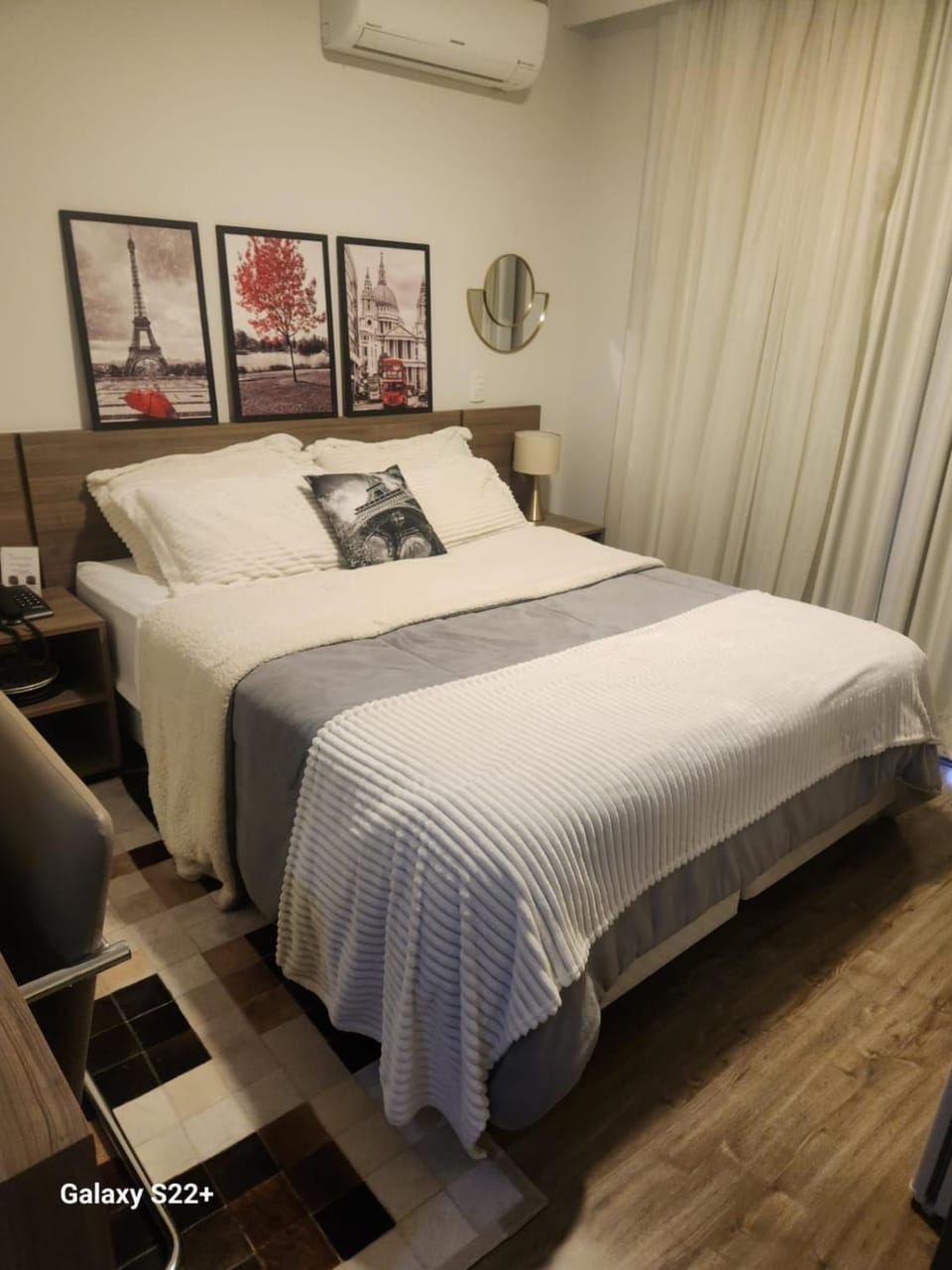 Bedroom, air conditioner