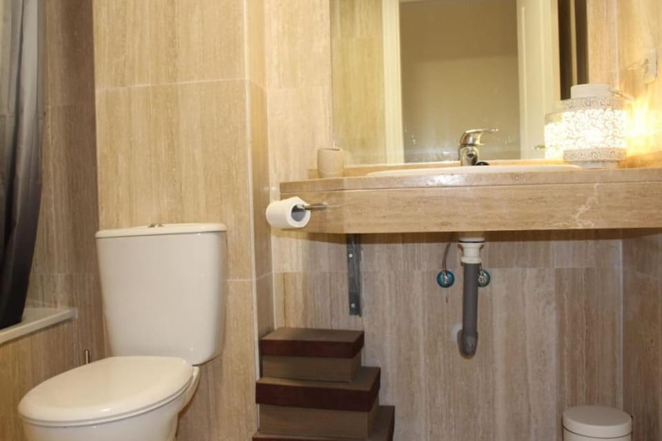 R18 2bedroom Los Lagos Apartment in Marbella