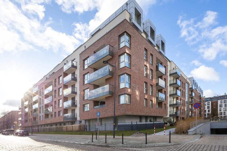 Property building, Facade/entrance, Off site