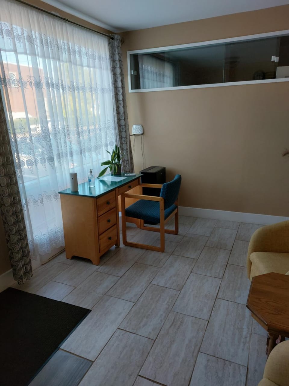 Appartement Cartier Free parking Backyard Apartment in Longueuil